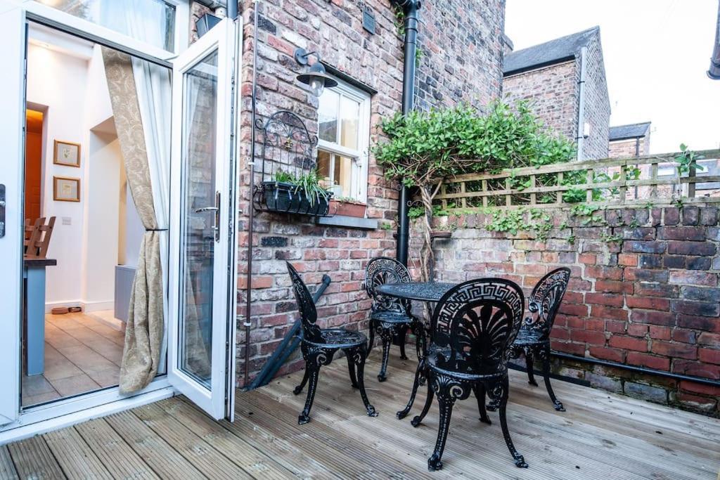Clifford House - 4 Bed Within The Walls Holiday home York